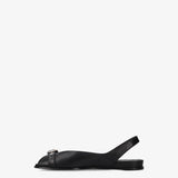Leather sandals with buckle