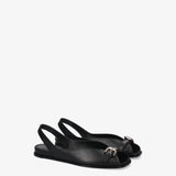 Leather sandals with buckle