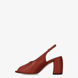 Leather sandals with heels