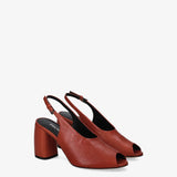 Leather sandals with heels